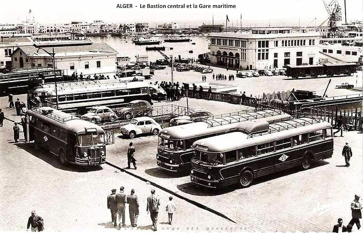 Alger - Le Bastion central et la Gare maritime.jpg